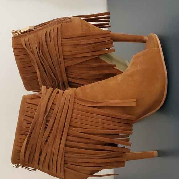 Heels - Picture 4 of 4